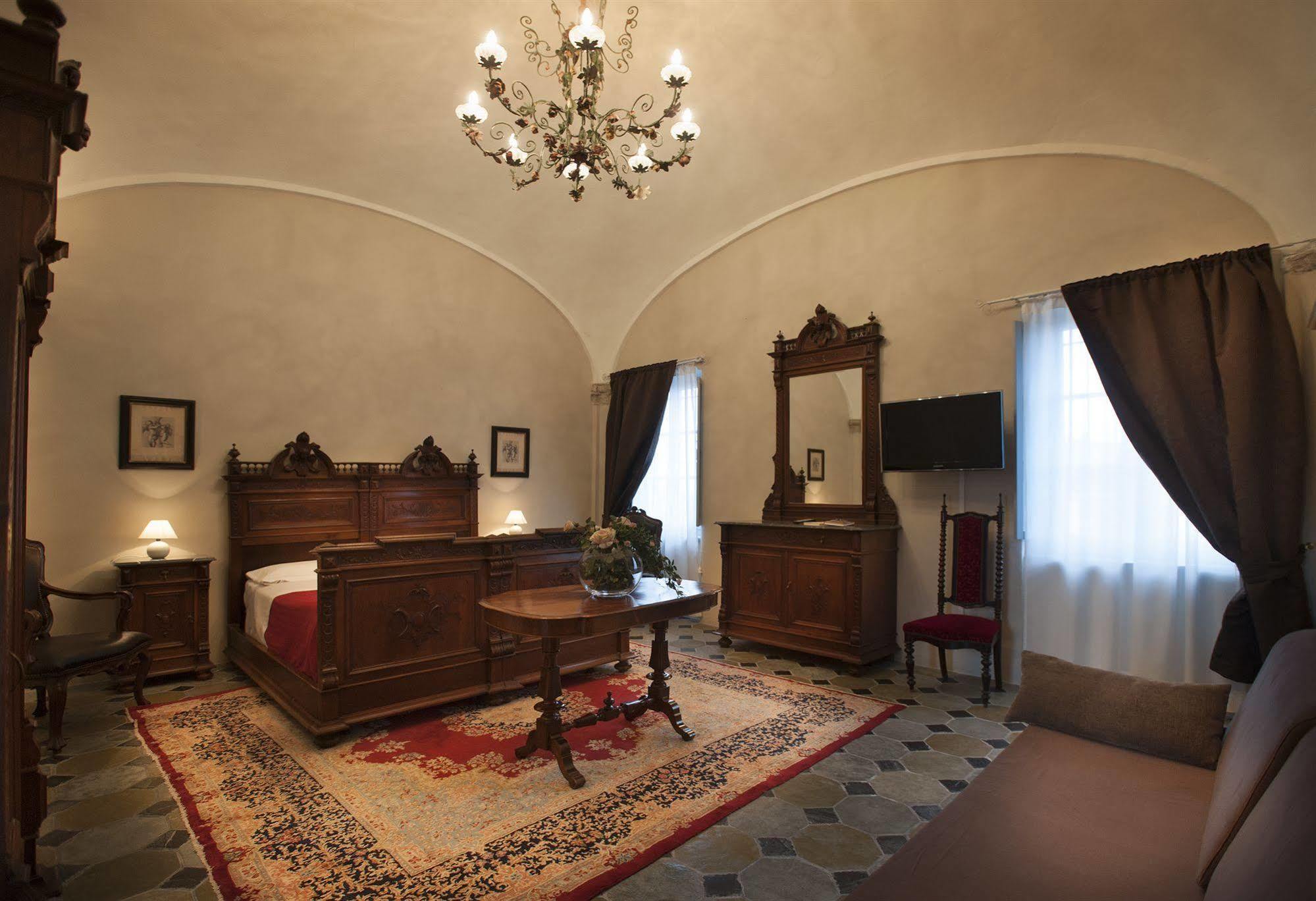 Hotel Il Campanile شيراسكو المظهر الخارجي الصورة
